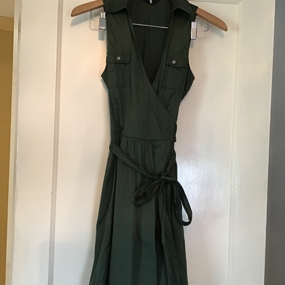 White House Black Market Dresses & Skirts - WHBMSize 2 women’s olive green shift dress